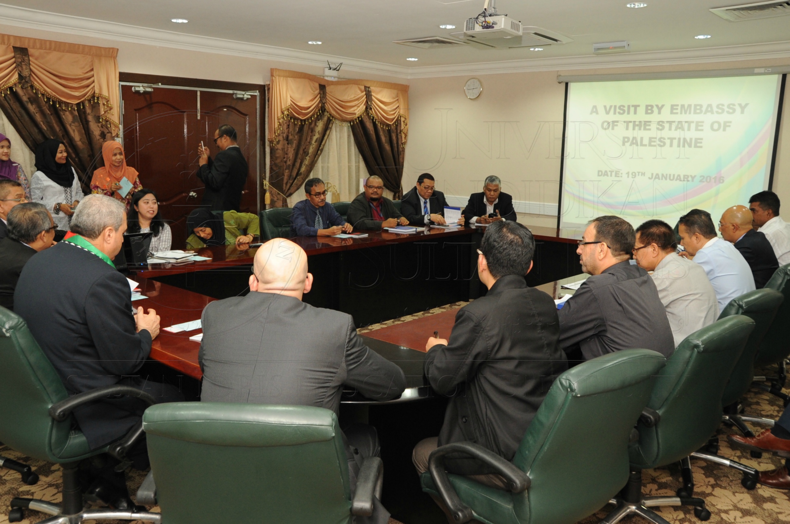 PRO 16 3 PALESTINEHAS 7636